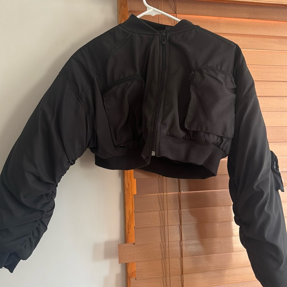 Crop puffer coat